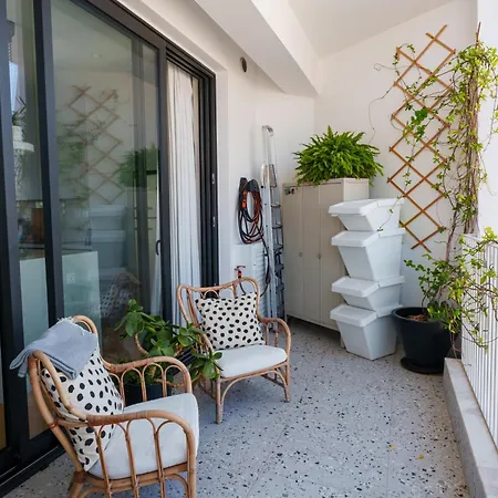 Wealthystays Downtown Penthouse Nicosia