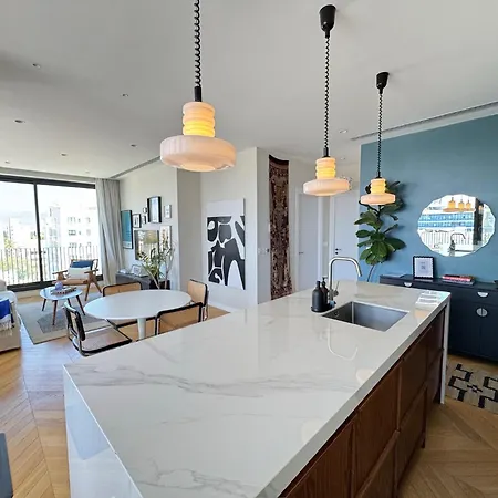 Wealthystays Downtown Penthouse *
