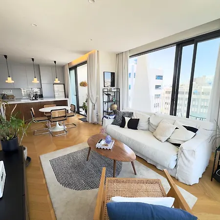 Wealthystays Downtown Penthouse Apartment
